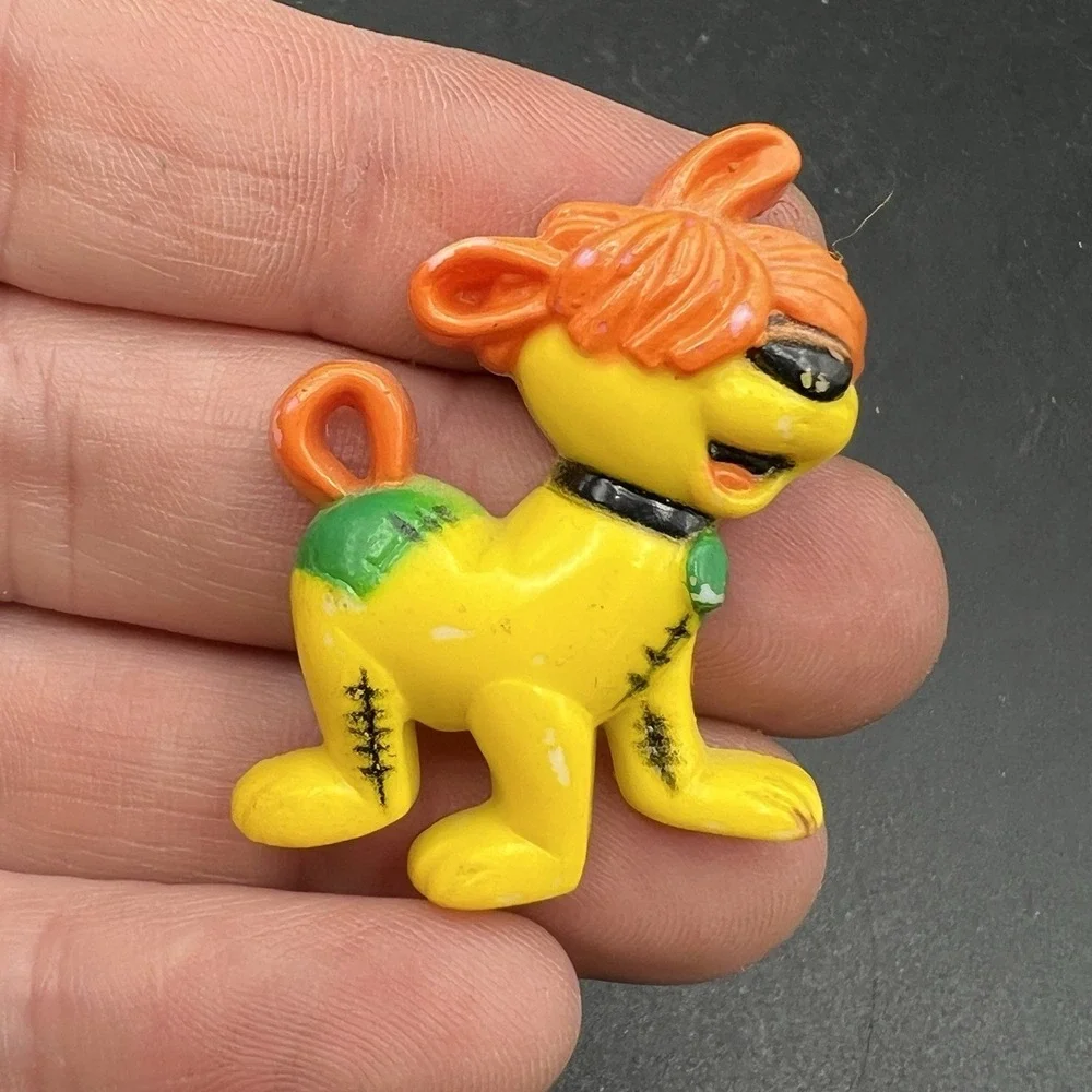 VTG NASTA Raggedy Ann and Andy Arthur Dog Plastic Magnets Set Of 3 ~ Dates 1980